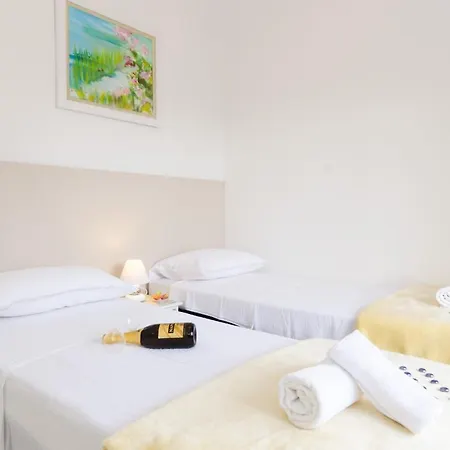 아파트먼트 앤 룸 카펠리카