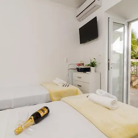 아파트먼트 앤 룸 카펠리카 게스트하우스