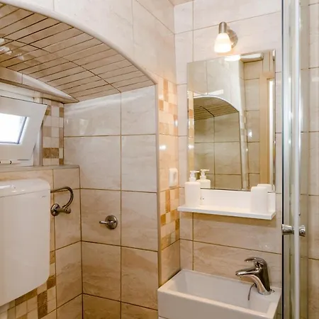 아파트먼트 앤 룸 카펠리카 게스트하우스